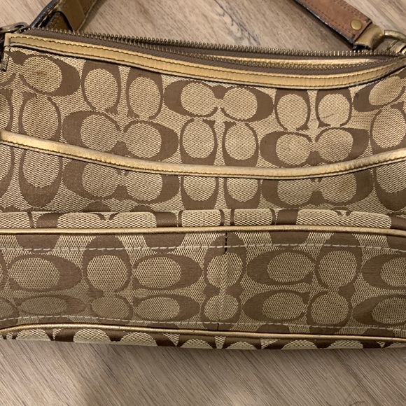 SALE❤️❤️❤️Coach Tan and Gold Shoulder Bag - Picture 4 of 5